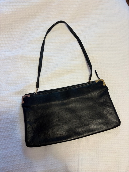 Handbags - Classic Black Leather Shoulder Bag
